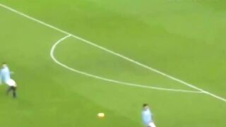 Pep Guardiola kerap melontarkan kalimat "kita harus lebih solid"
