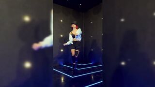 Indian Girl Noorin Sha Dance 27