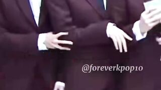 Yoongi wants to be a stone🐱😂