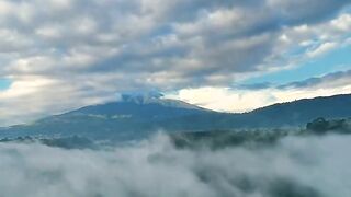 Traveled all the way from afar to enjoy its beauty! How about the people of West Sumatra—have you ever visited this place? ☁️☁️☁️