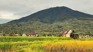 Between marapi and singgalang..! #wisatasumbar #sumbar