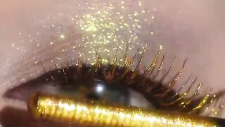 glitter eyeshadow, glitter makeup tutorial, soft shimmer look, metallic eyeshadow 2026