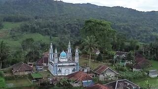 The sound of the call to prayer combined with the gentle breeze from the rice fields, that is the beauty of village life.
