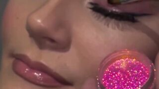 choose the right glitter makeup products, apply them