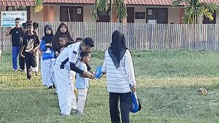 The children are practicing taekwondo
