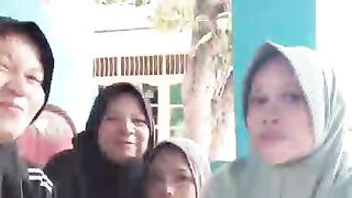Beginilah ibu ibu kalau sudah kumpul