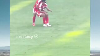 Detik-detik Jamal Musiala pingsan di lapangan! 😳🚨