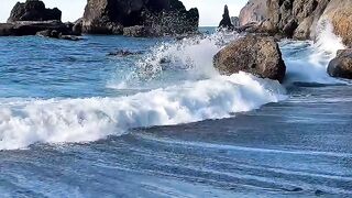 The Beauty of the Rocky Coast 🌊🪨✨