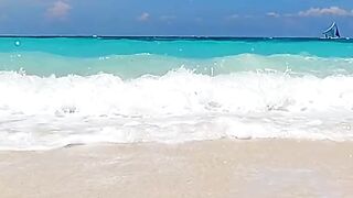 🌊 Peaceful Beach Waves