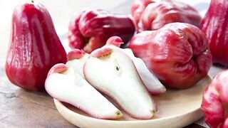 Jambu Air. Water apple. 水蘋果. 蓮霧. 莲雾. レンブ. Водяне яблуко. Водяное яблоко. Wasserapfel. Manzana de agua