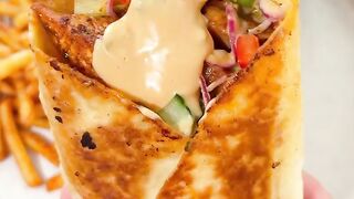 Crunchy chicken wraps