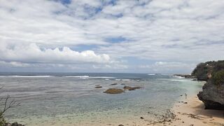 Beach 32