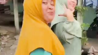 Awas lihat kedepan bu