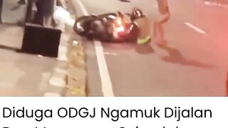 Mencekam di Lenteng Agung! Pria Tanpa Busana Ngamuk dan Pukuli Pengendara Motor hingga Terjatuh!