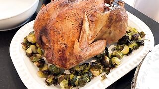 Kalkun Panggang. Roast turkey. 燒火雞. 烤火鸡. 烤火雞. 七面鳥のロースト. Запеченная индейка.