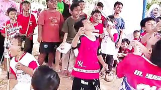Lomba makan kerupuk 2