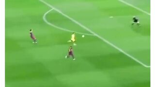 Pantaskah Robin Van Persie mendapat red card saat itu?