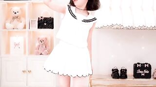 Small girl dance 3