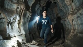 Beautiful Woman Finds a Hidden Gold Treasure! 😱💰 You Won’t Believe What Happens Next!