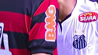 Ketika masa lalu menyajikan pertunjukan bola yang murni dan magis!
