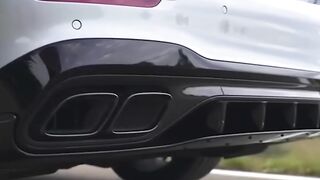 Does the C63 have two or four exhausts