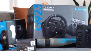 Logitech G923 Racing Wheel and Pedals for Xbox One and PC featuring TRUEFORCE up to 1000 Hz