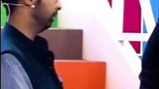 Khubsorat larki ko kiya kehty hein