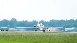 MD-80 DC9 Aircraft Take Off
