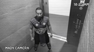 MORTAL KOMBAT ELEVATOR PRANK