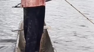 Fishing the Traditional Way in Papua | Life Along the River