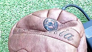 😲 Kira-kira kamu sanggup gak main bola pakai bola sekeras ini?