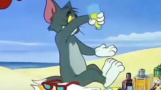 Tom Cat Beach Day Sunbathing | Jerry's Fishing Trick | Classic Tom & Jerry
