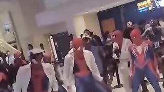 Eu a minha malta indo ver o filme do homem 🕷️