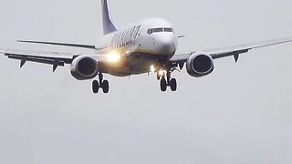 ✈️BOEING 737 RYAN AIR | SMOOTHEST LANDING