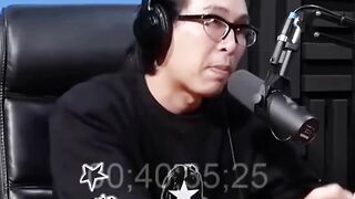 Sering kali pelajaran hidup justru datang dari orang yang dianggap biasa bahkan rendah.   #drtirta #tirtapengpeng #podcast #fyi #fyp
