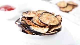 Keripik Terong. Eggplant Chips. 茄子片. 茄子脆片. ナスのチップス. Чипсы из баклажанов