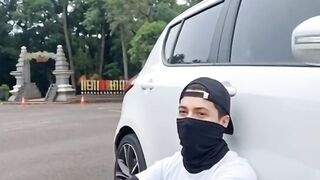 Jalan ke air terjun