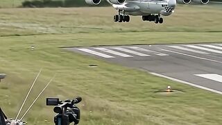 Giant RC Ilyushin Il-76 Makes an Incredible Smooth Landing! ✈️
