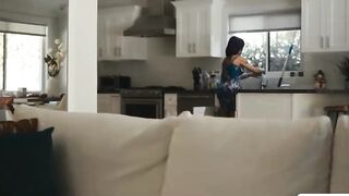 TS Foxxy gets muscled plumber Draven