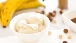 Es Krim Pisang. Banana Ice Cream. 香蕉雪糕. 香蕉冰淇淋. バナナアイスクリーム. Банановое мороженое