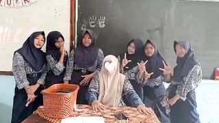 Ga satu kelas lagi