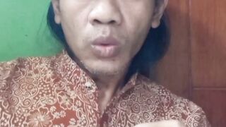 Awas  hati hati jalan nya