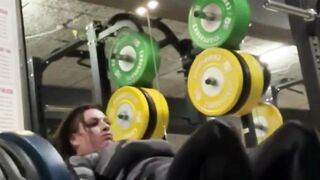 Build a Stronger Glutes with Hip Thrusts | Leg Day