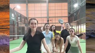 Padel jaman now = 30% adu outfit , 30 adu raket, 30% aduh konten, 10% main beneran