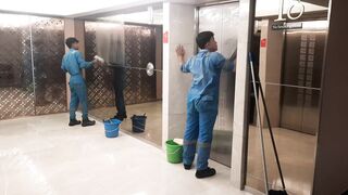 Pembersihan dalam gedung