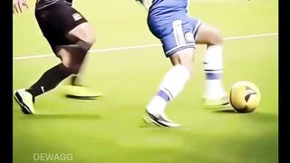 Momen saat Eden Hazard mengecoh Pablo Zabaleta