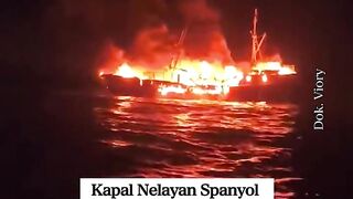 Tragedi Dini Hari! Kapal Nelayan Spanyol Ludes Terbakar dan Tenggelam di Perairan Galicia, 3 Awak Lolos dari Maut!