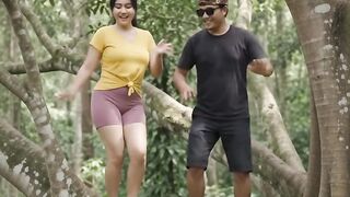 Dancing on the tree