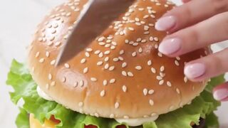 This Hamburger Is Actually CAKE?! 😂🍔🎂
