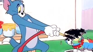 Tom Hides Puppy Tyke in the Washing Machine | Tom and Jerry Hilarious Scene